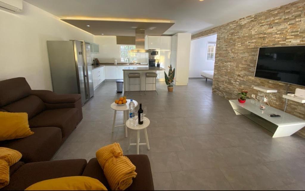 Sunny Carmelito Deluxe Apartment โมกัน ภายนอก รูปภาพ